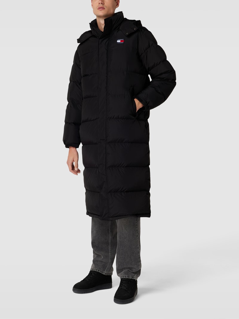 Mantel mit Label-Patch Modell 'ALASKA' in schwarz