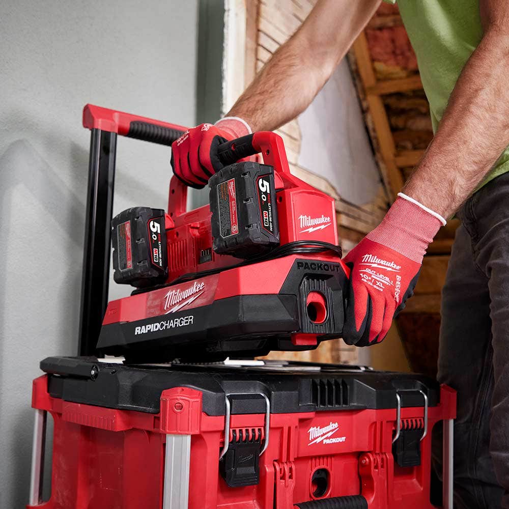 Carregador rápido de 6 estações MILWAUKEE PACKOUT™ M18PC6