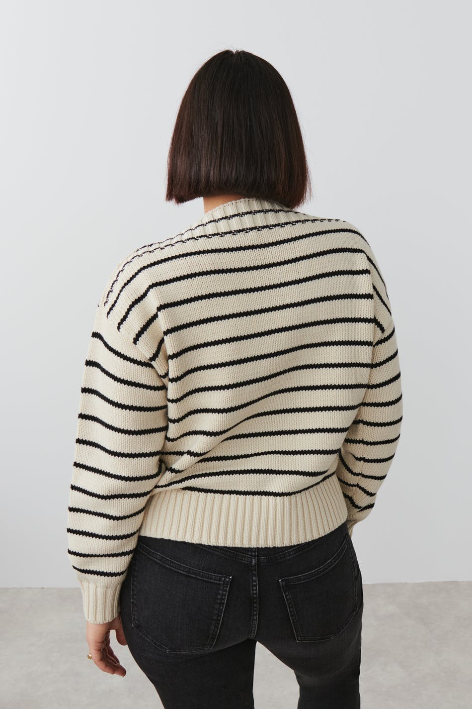 Boat neck knitted sweater