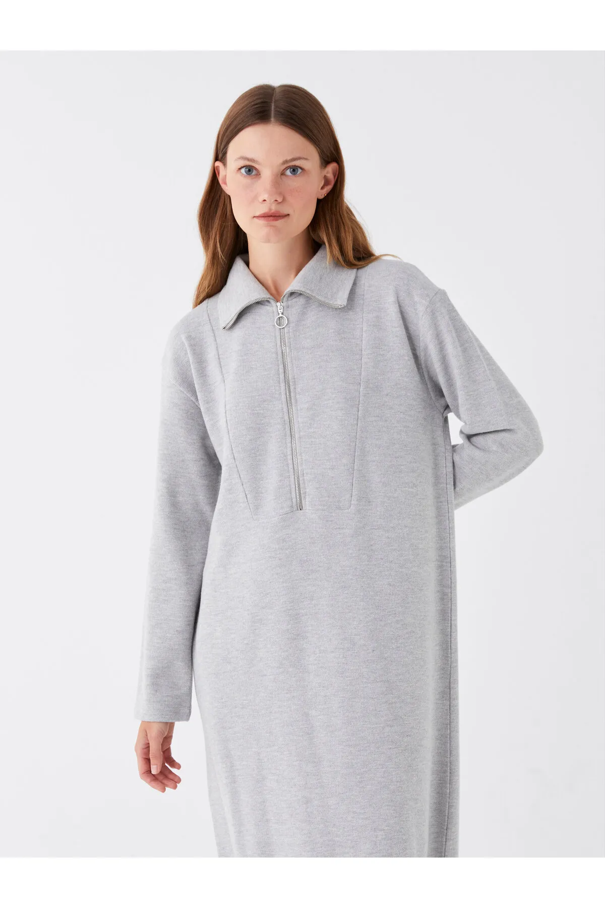 LC Waikiki  Gerades, langärmliges Damenkleid mit hohem Kragen