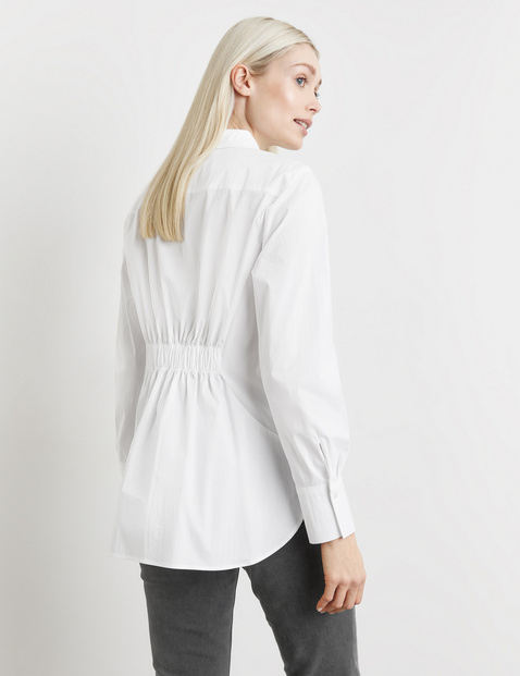 Feine Baumwollbluse mit Raffung im Rücken
