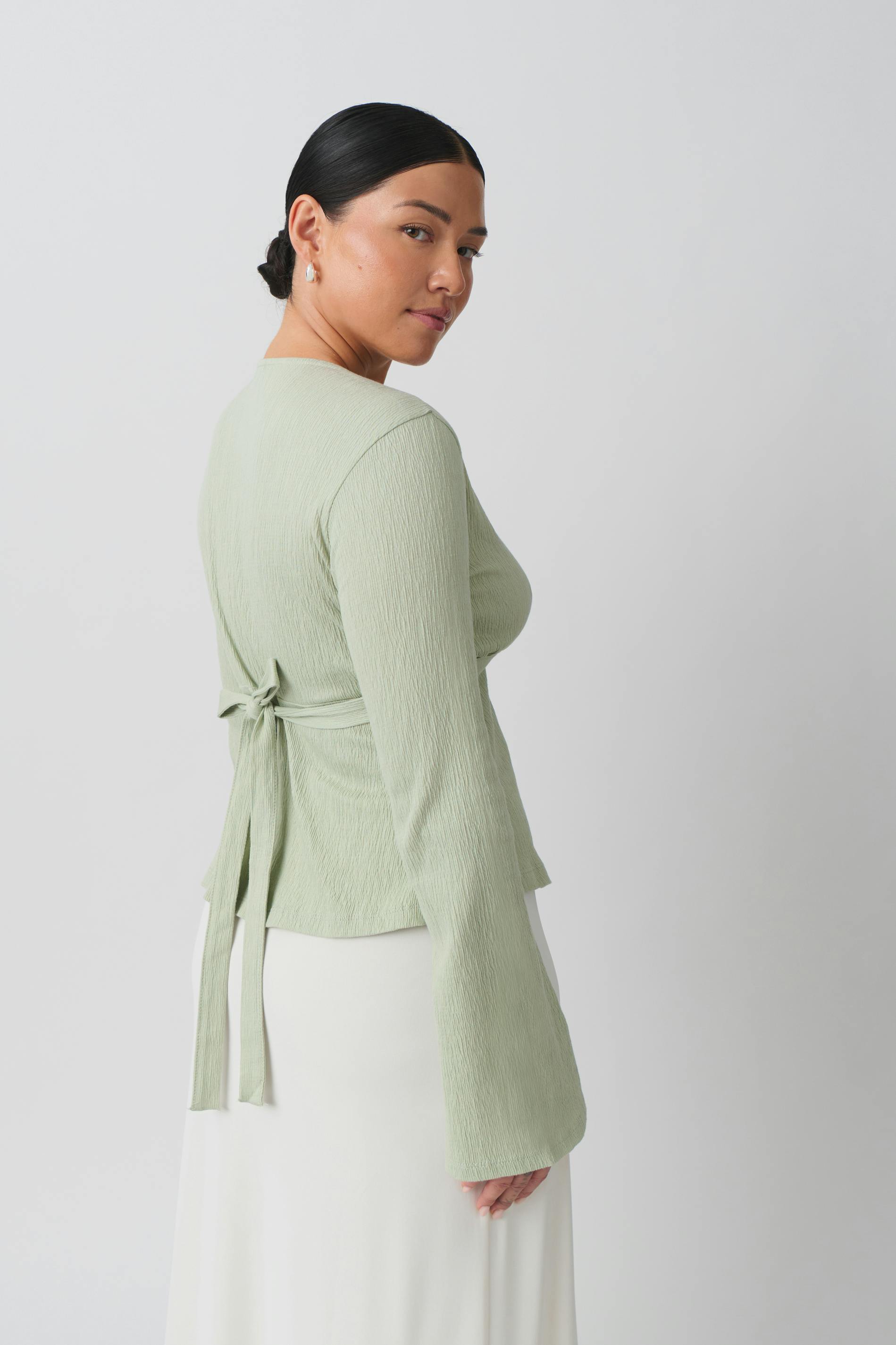 Tie top