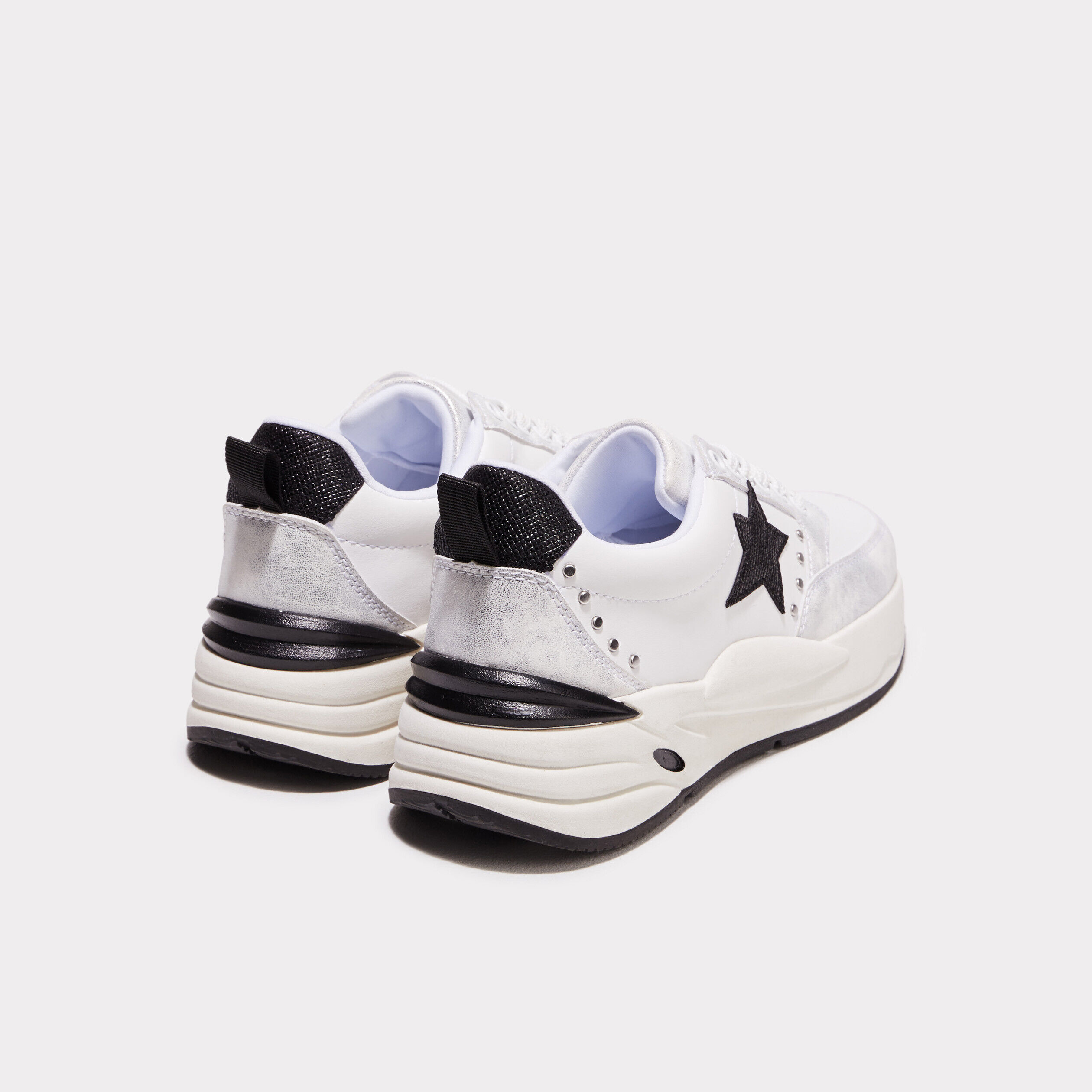 Sneakers plates à lacets ecru femme | Cache Cache