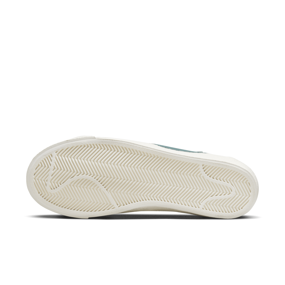 Nike Blazer Low 77 Jumbo DQ1470-106 / weiss