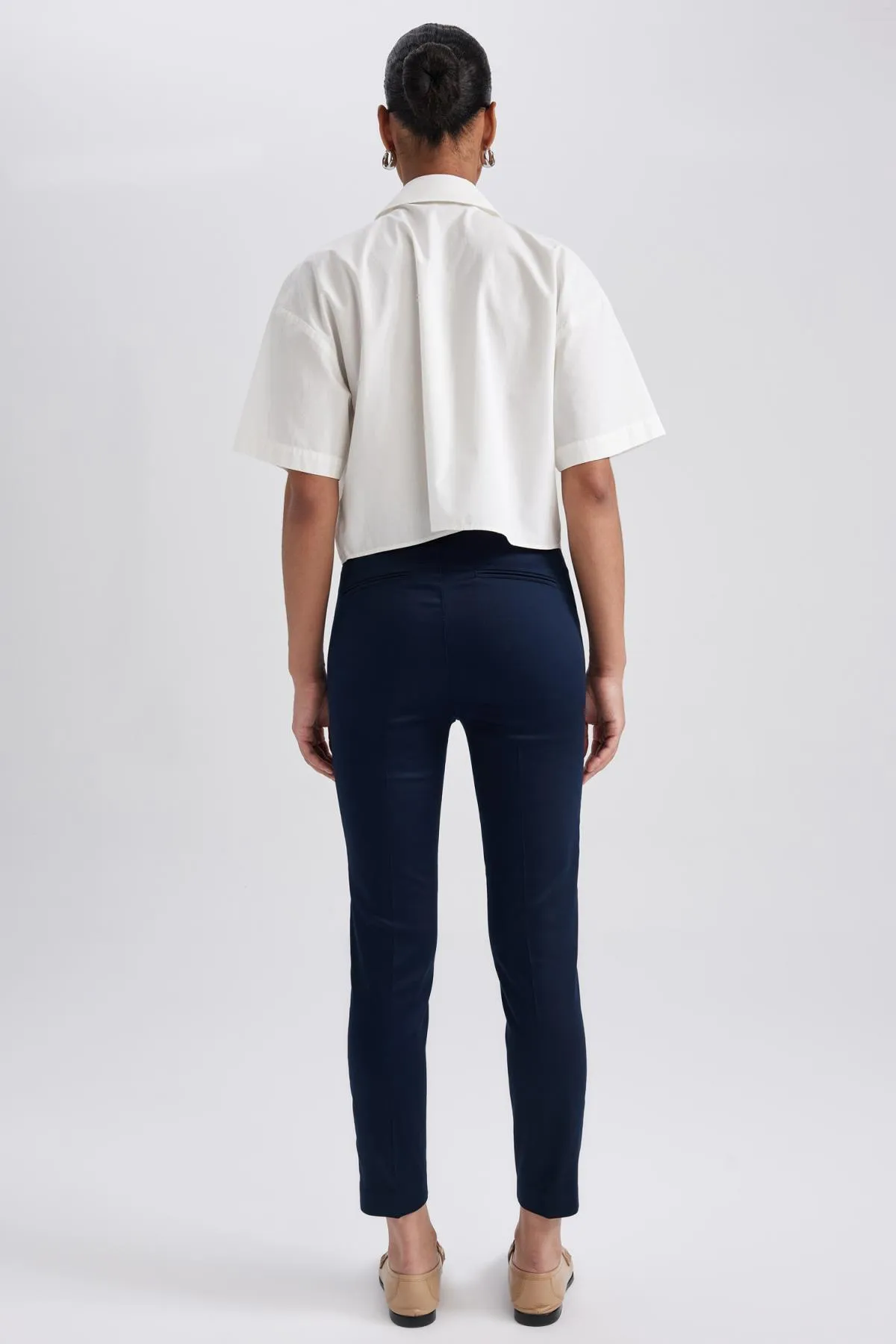DeFacto  Valentina Sigaret Satinhose mit normaler Taille und geradem Bein J8743az23wn