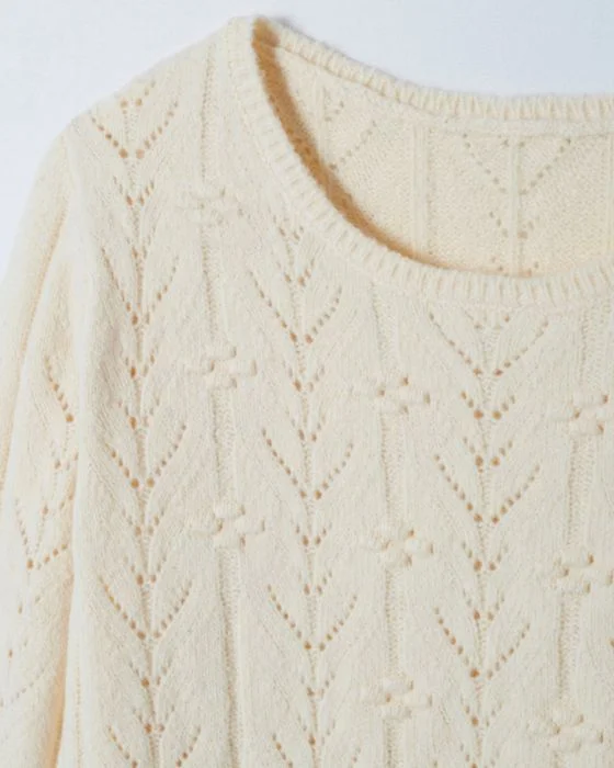 Pull maille ajourée et fleurs