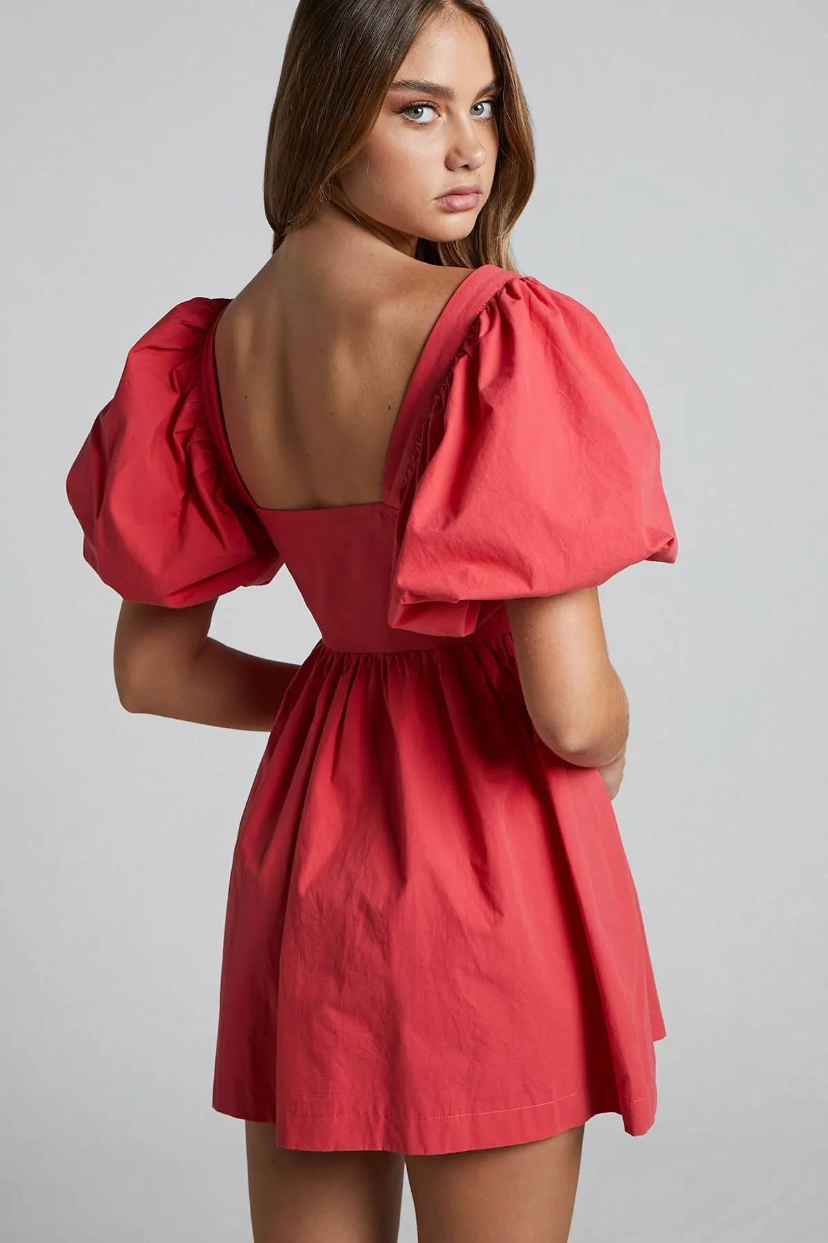Madmext  Rotes Damenkleid mit Herzkragen und Ballonärmeln Mg1620