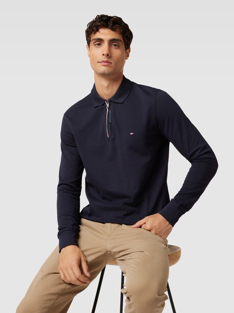Slim Fit Poloshirt mit Label-Details in marineblau