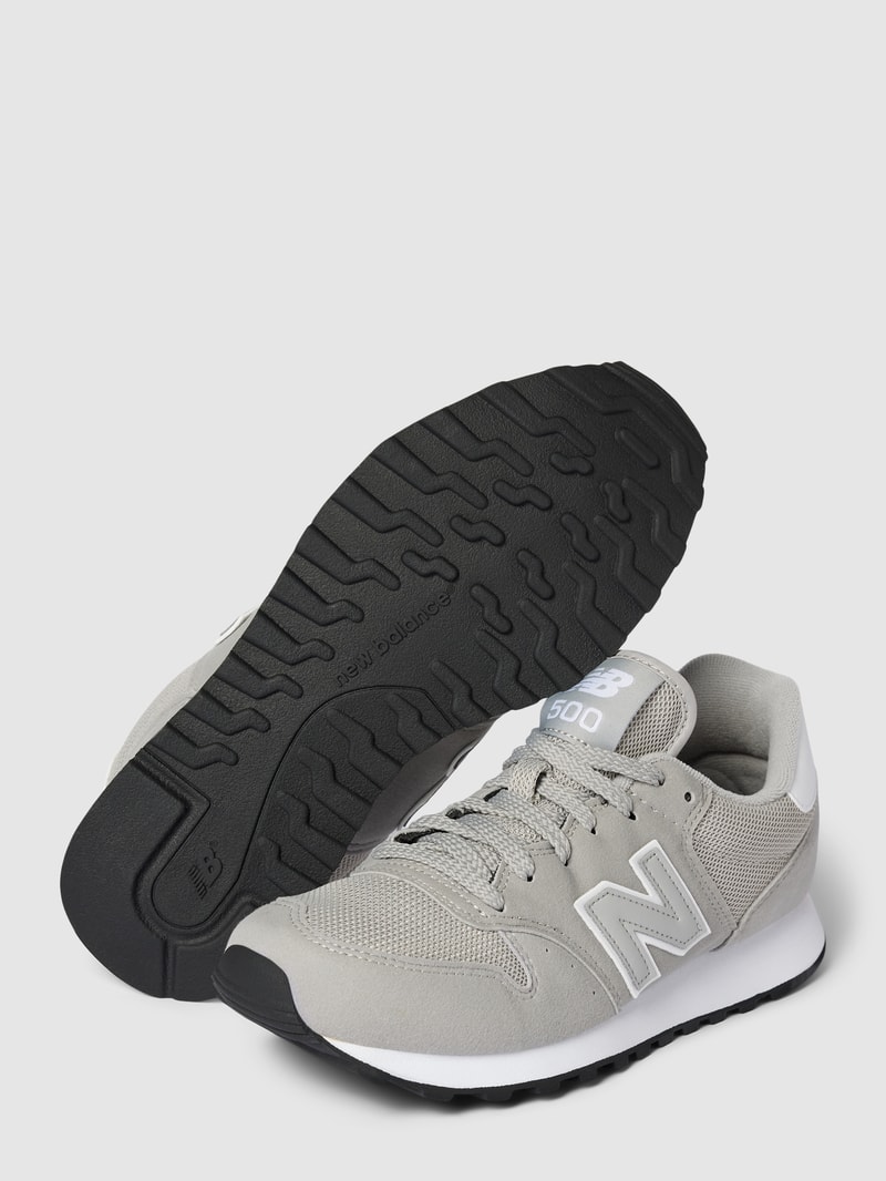 Sneaker mit Label-Detail in hellgrau