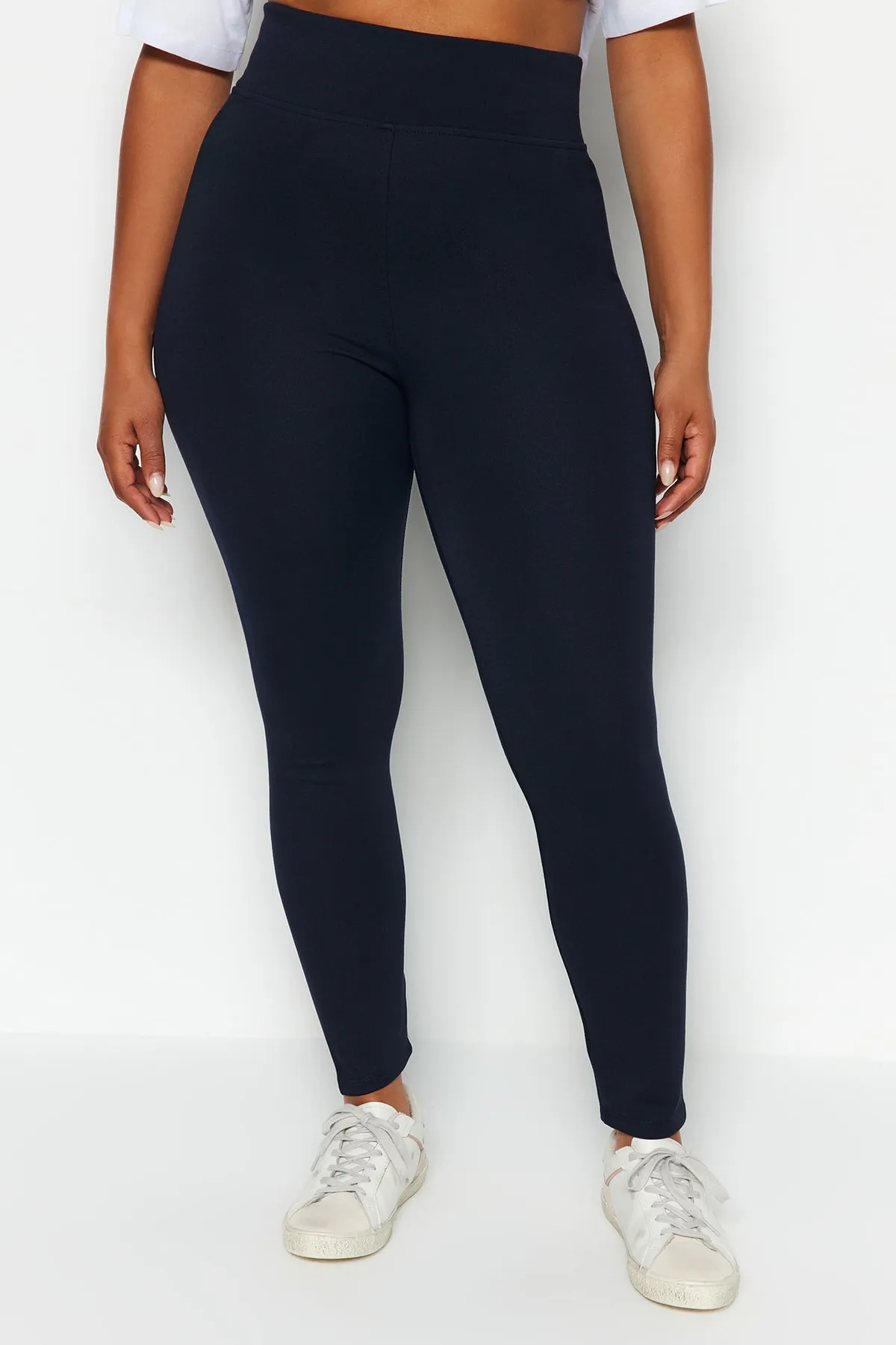Trendyol Curve  Marineblaue Recovery-Strickstrumpfhose mit hoher Taille TBBSS22TA0022