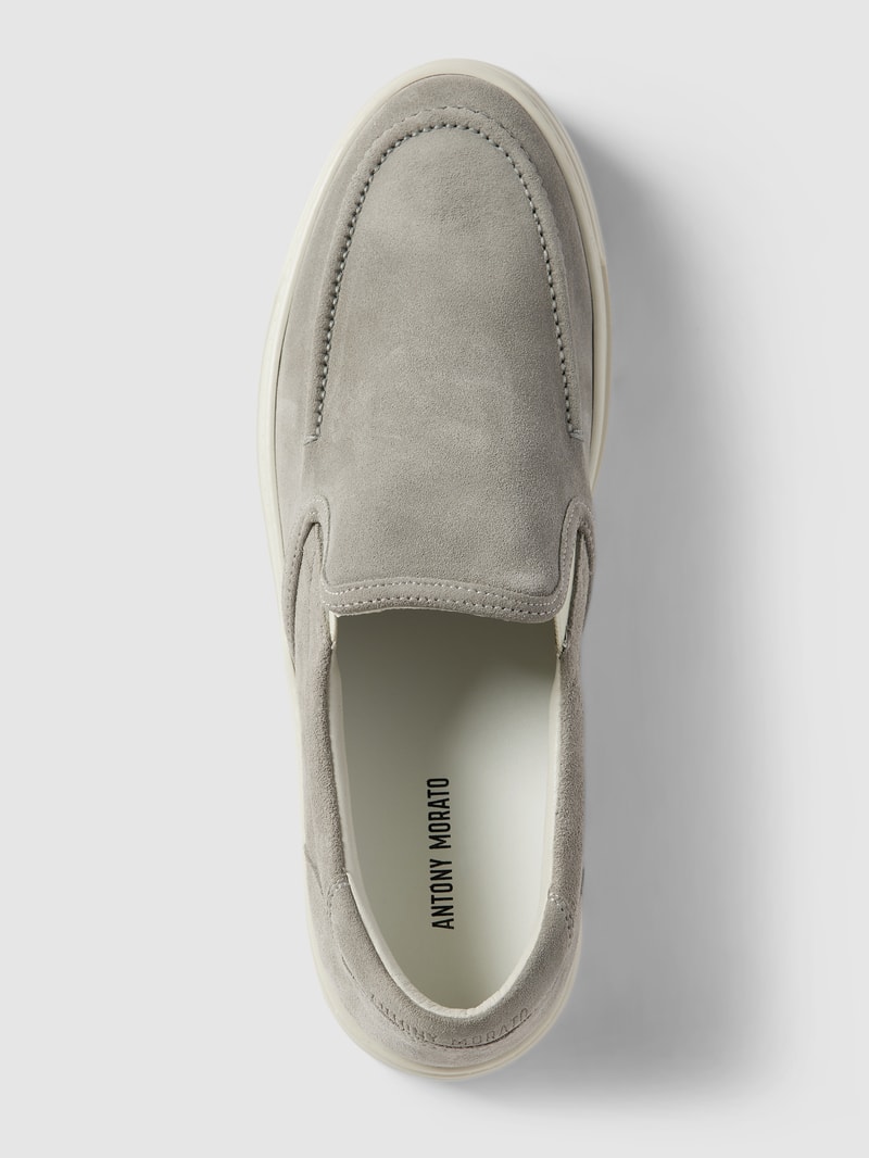 Slip-On-Sneaker mit Label-Details in hellgrau
