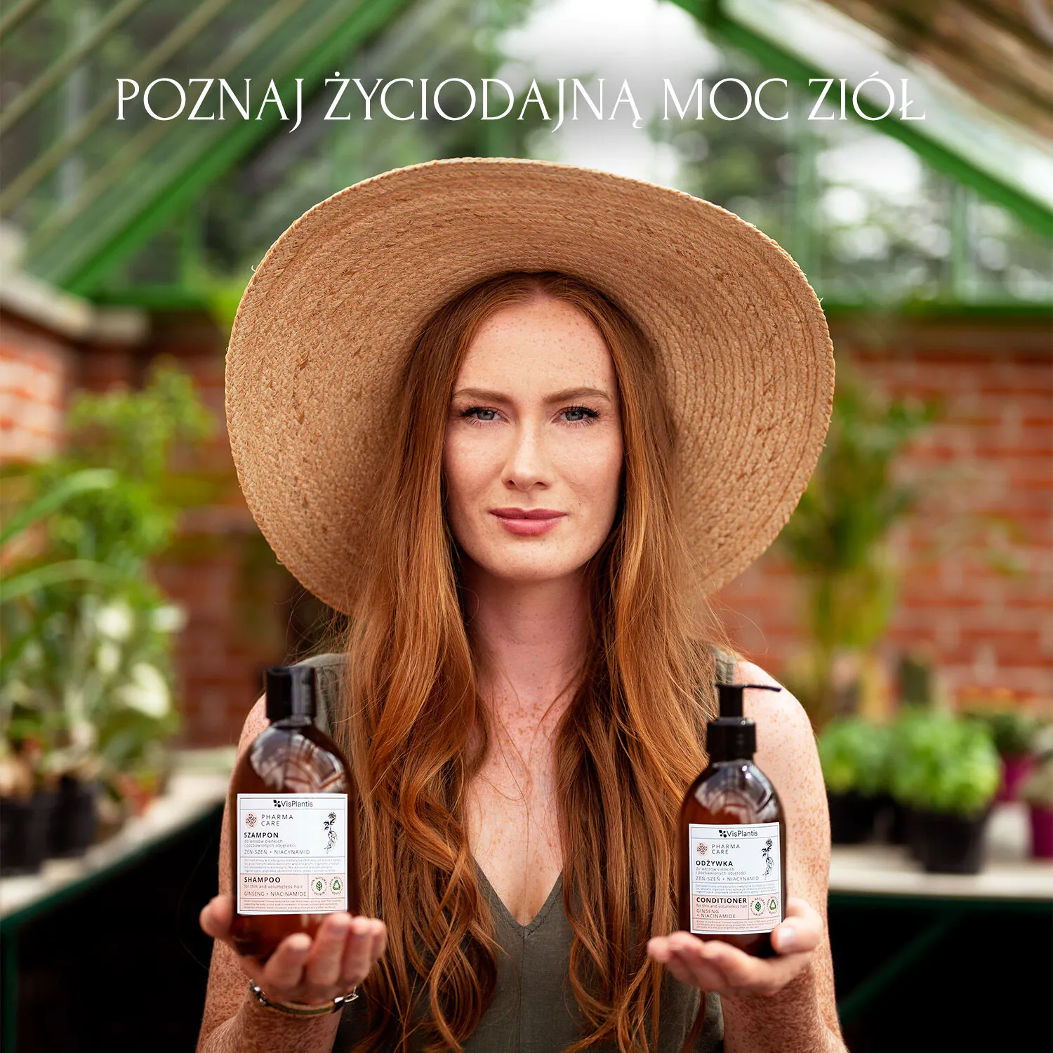 Vis Plantis PharmaCare regenerator za tanku i kosu bez volumena s ginsengom i niacinamidom