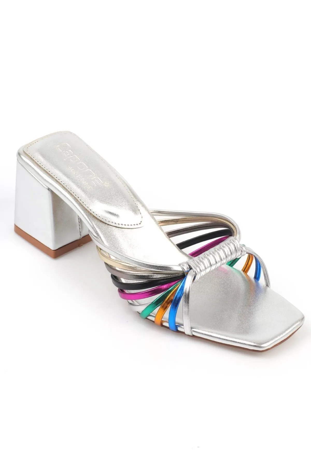 Capone Outfitters  Capone Blunt Toe Multi-Striped Metallic Silver Damen-Hausschuhe mit mittelhohem Absatz