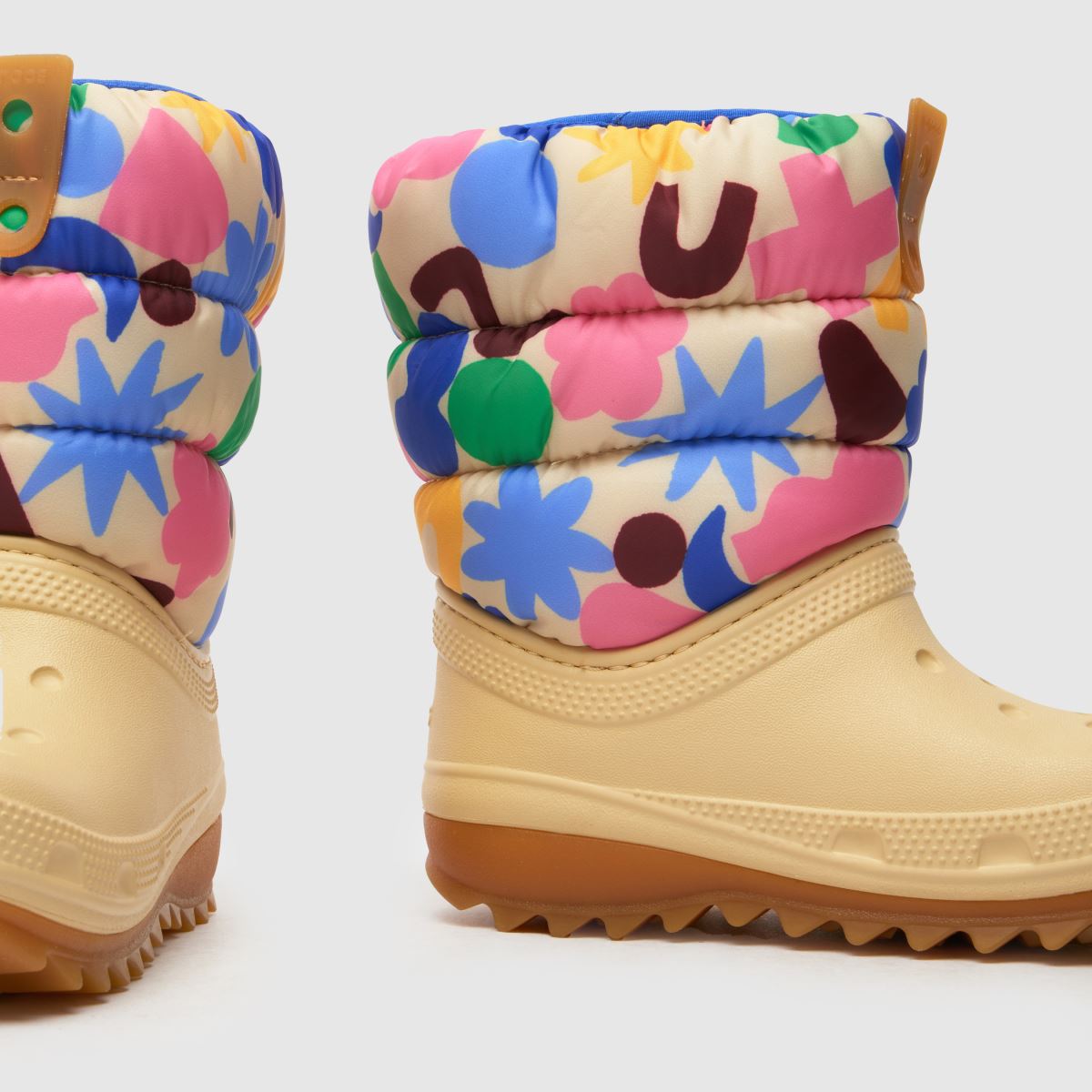 Crocs benvita multifärgade klassiska neo puff-kängor för barn