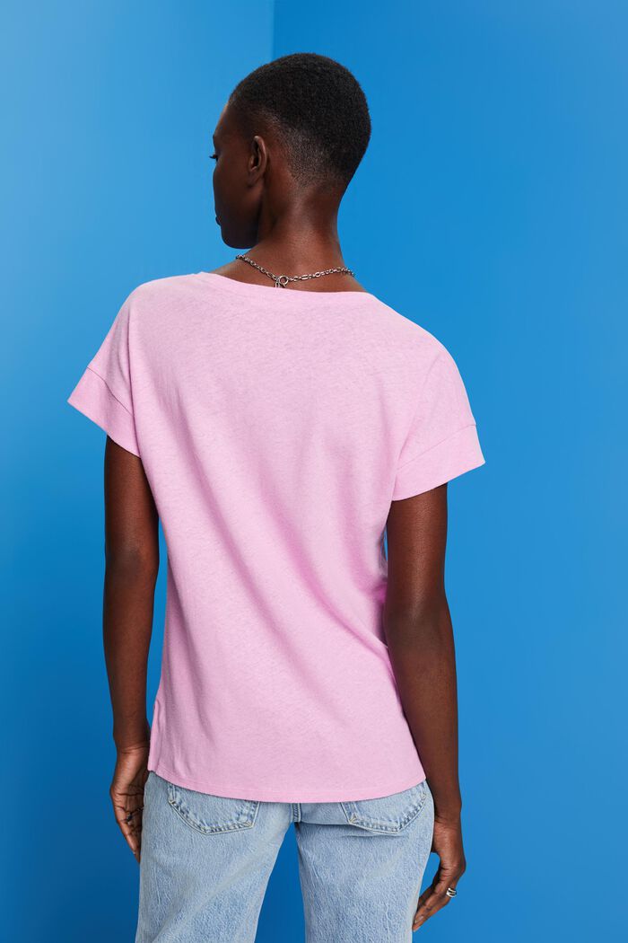Mit Leinen: T-Shirt mit V-Ausschnitt