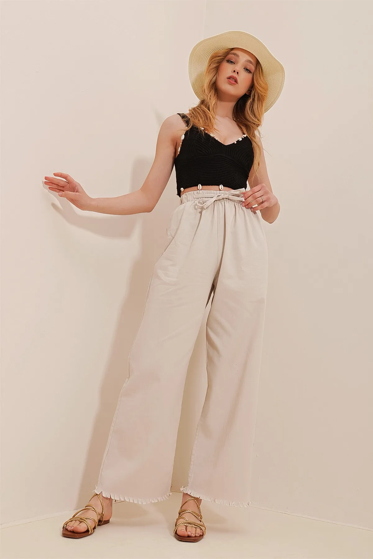 Trend Alaçatı Stili  Beigefarbene Palazzo-Jeanshose für Damen mit hoher Taille und Quasten ALC-X8930