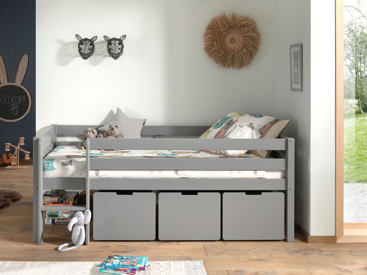 VIPACK Spielbett mit Liegefläche 90 x 200 cm, inkl. Leiter, Rolllattenrost und 3 Schubkästen, Kiefer und MDF grau lackiert