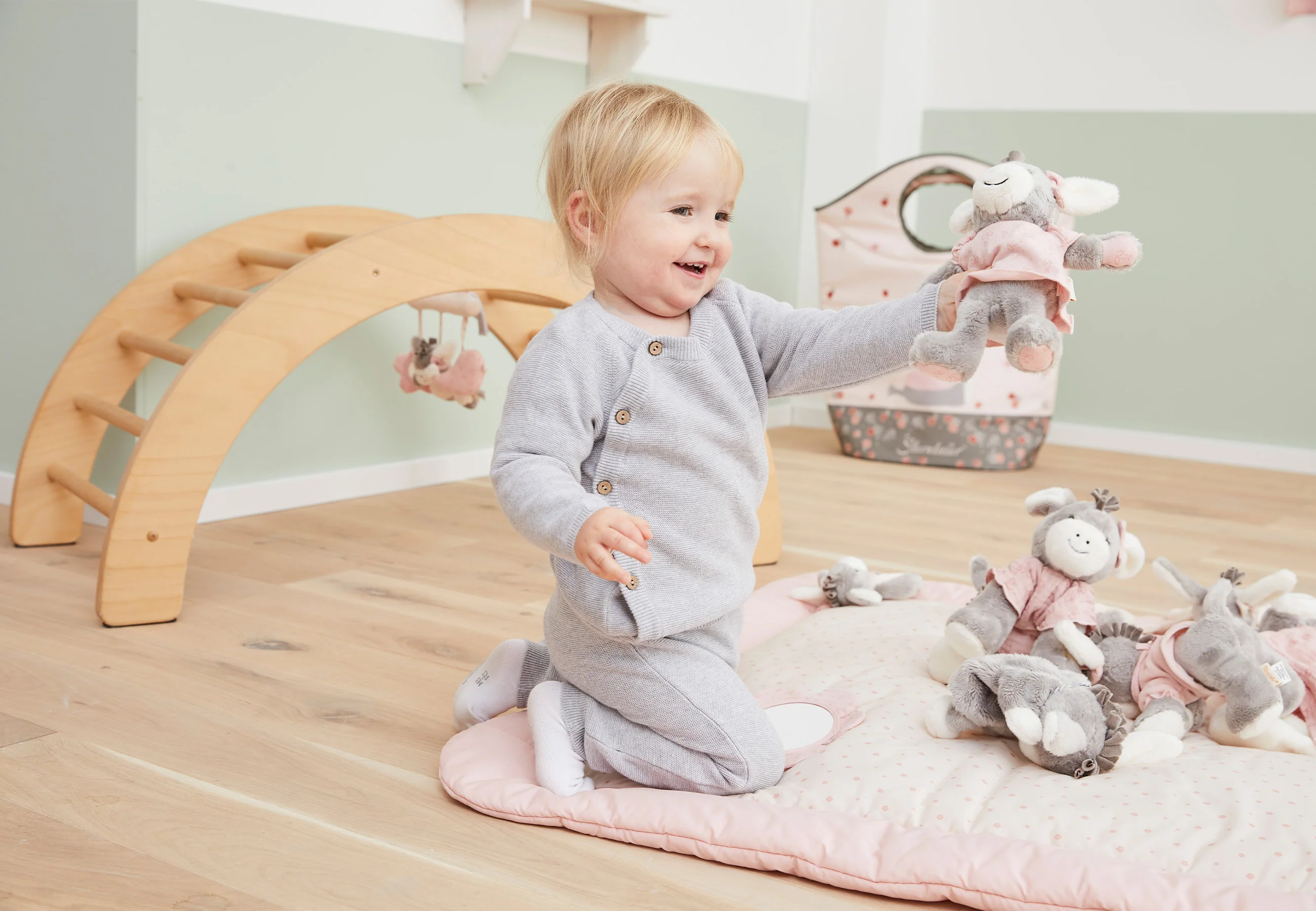 Kuscheltier Esel Emmi Girl mit eingesetzter Rassel