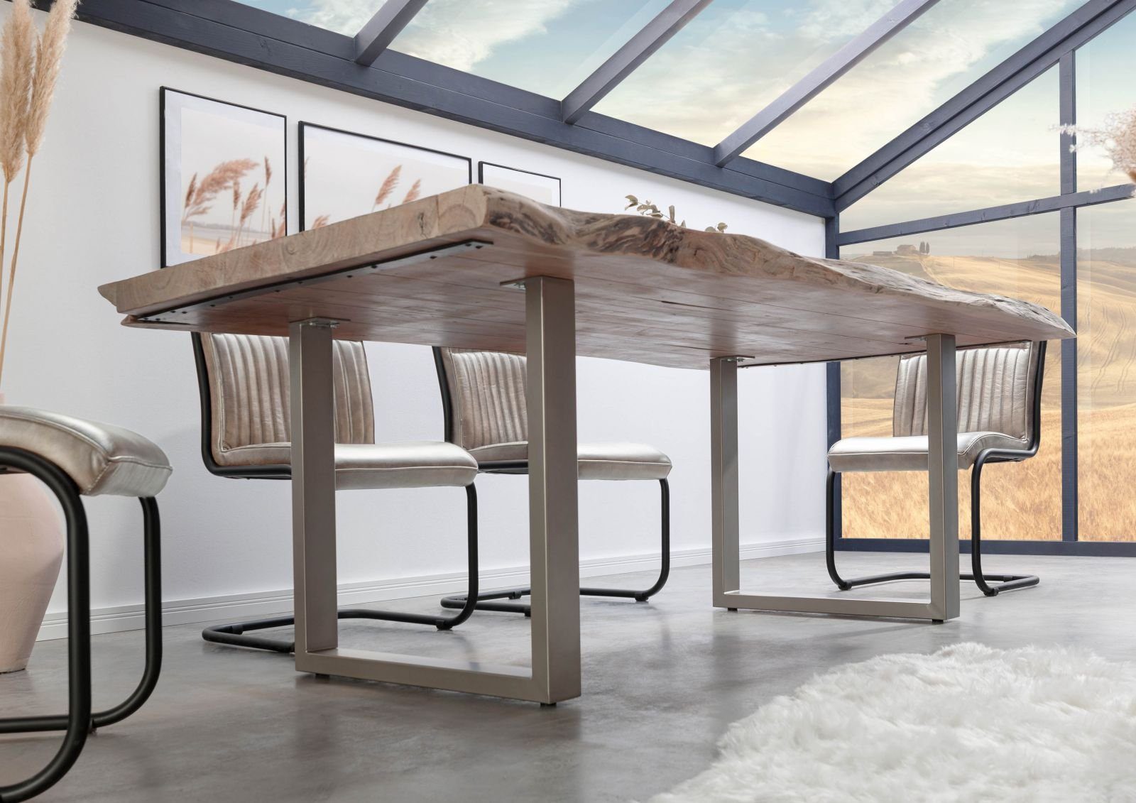 Massivmoebel24 Baumkantentisch FREEFORM (250x110x78 Akazie, Esstisch Baumtisch im Landhausstil aus Echtholz), Echte Baumkante, Natürliche Risse und Unebenheiten