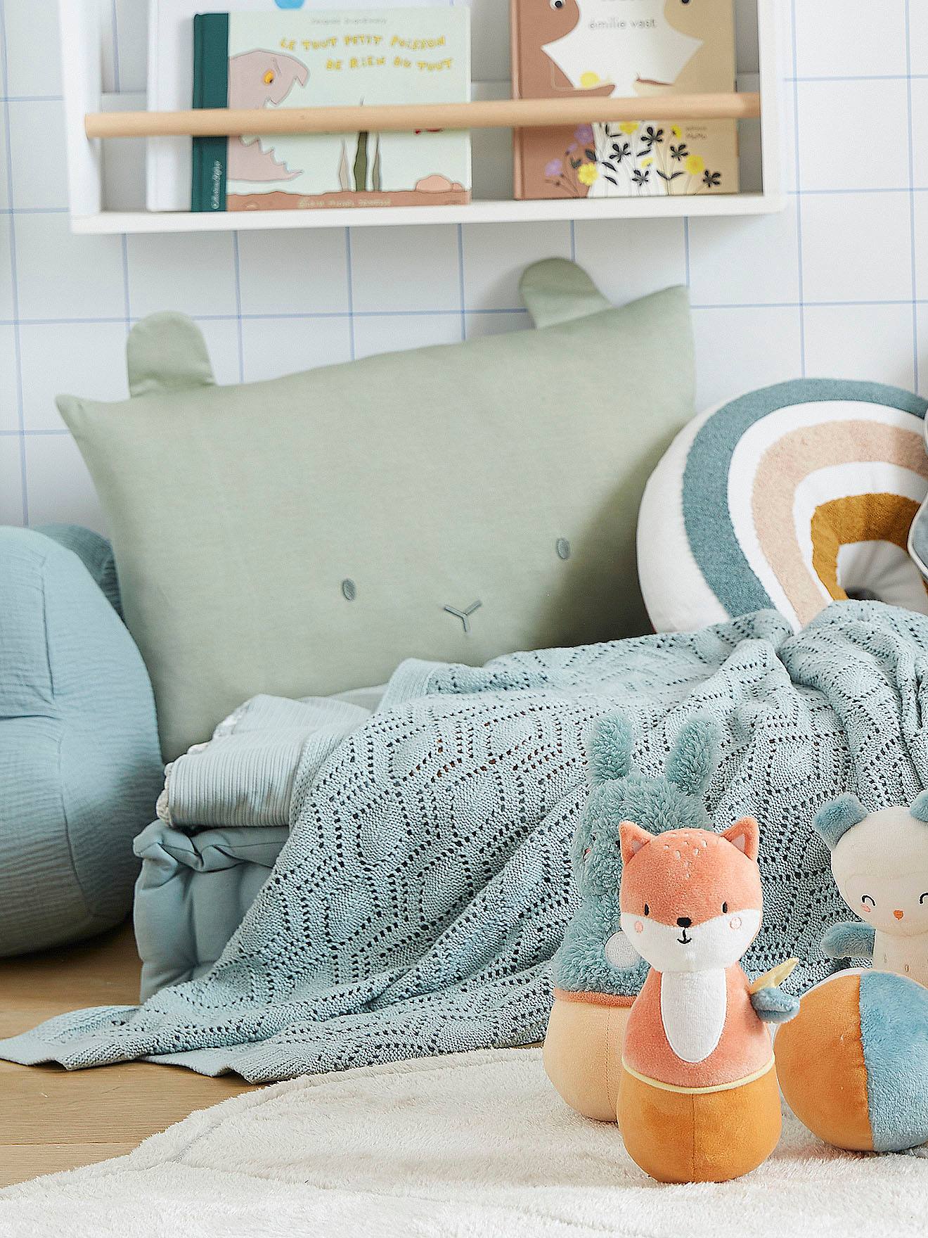 Coussin tête d'animal gris chiné