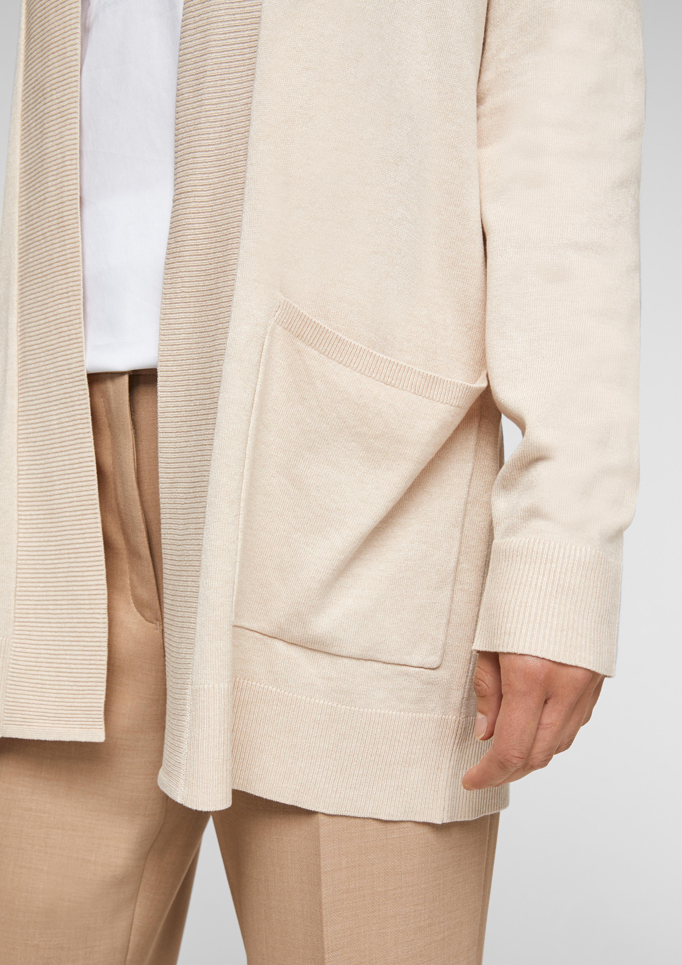 Cardigan aus Feinstrick  01.899.64.X047-81W0