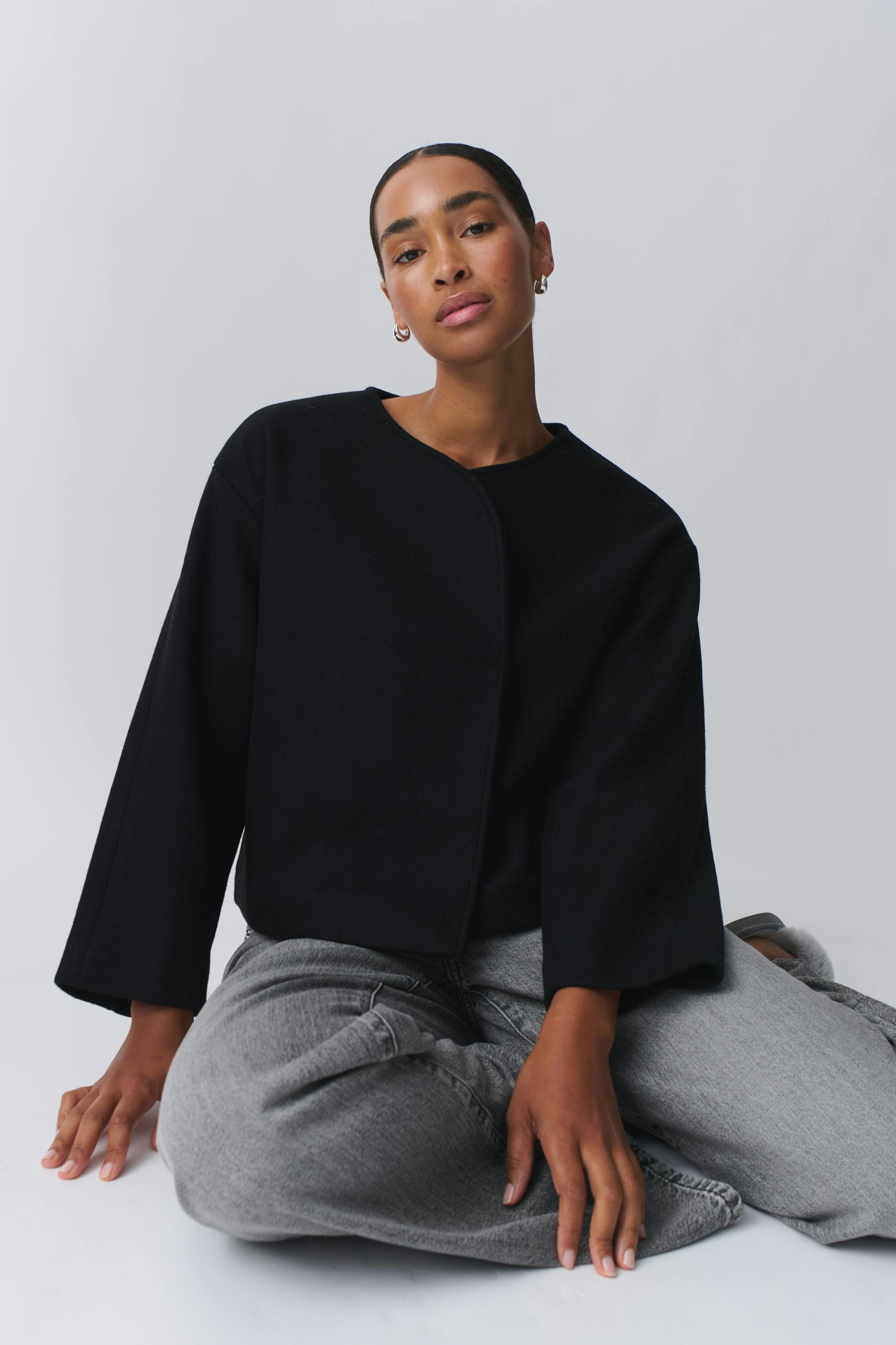 Round neck short jacket