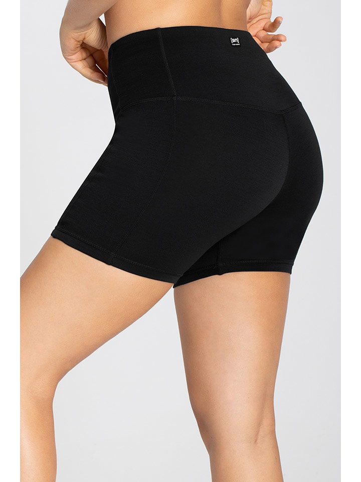 super.natural Trainingsshorts in Schwarz günstig kaufen