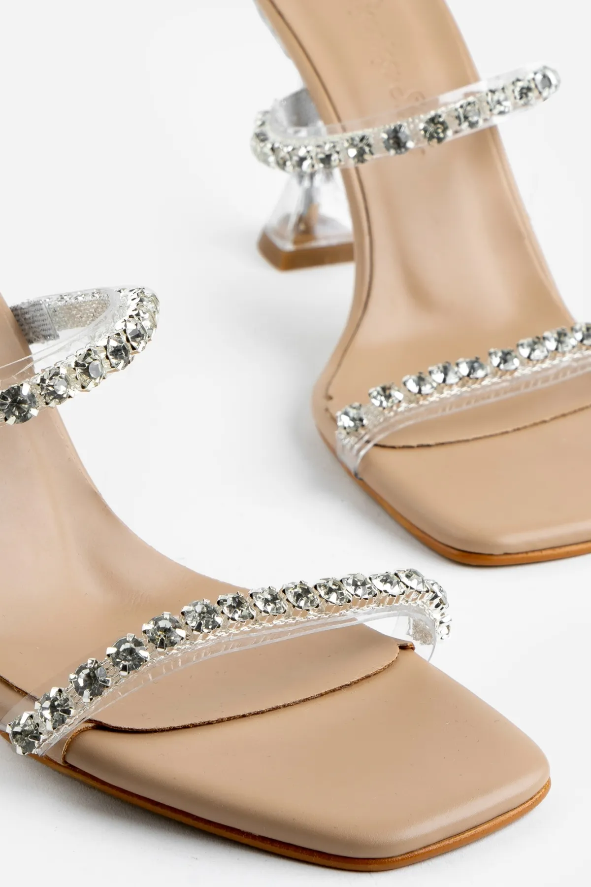 NİŞANTAŞI SHOES  Parker Nude Matte Stone Detail Damen-Hausschuhe mit Absatz