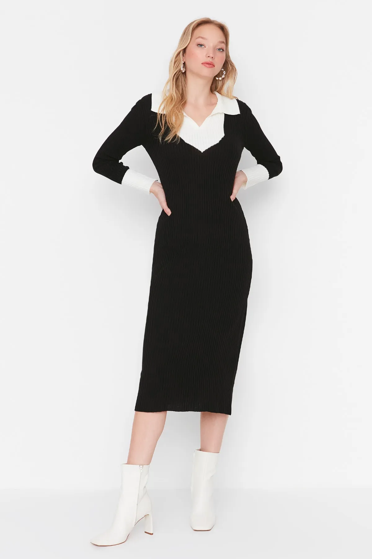 Trendyol Collection  Schwarzes Midi-Strickkleid mit Farbblockmuster TWOAW23EL00024