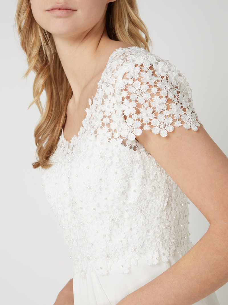 Brautkleid aus Häkelspitze und Chiffon in offwhite