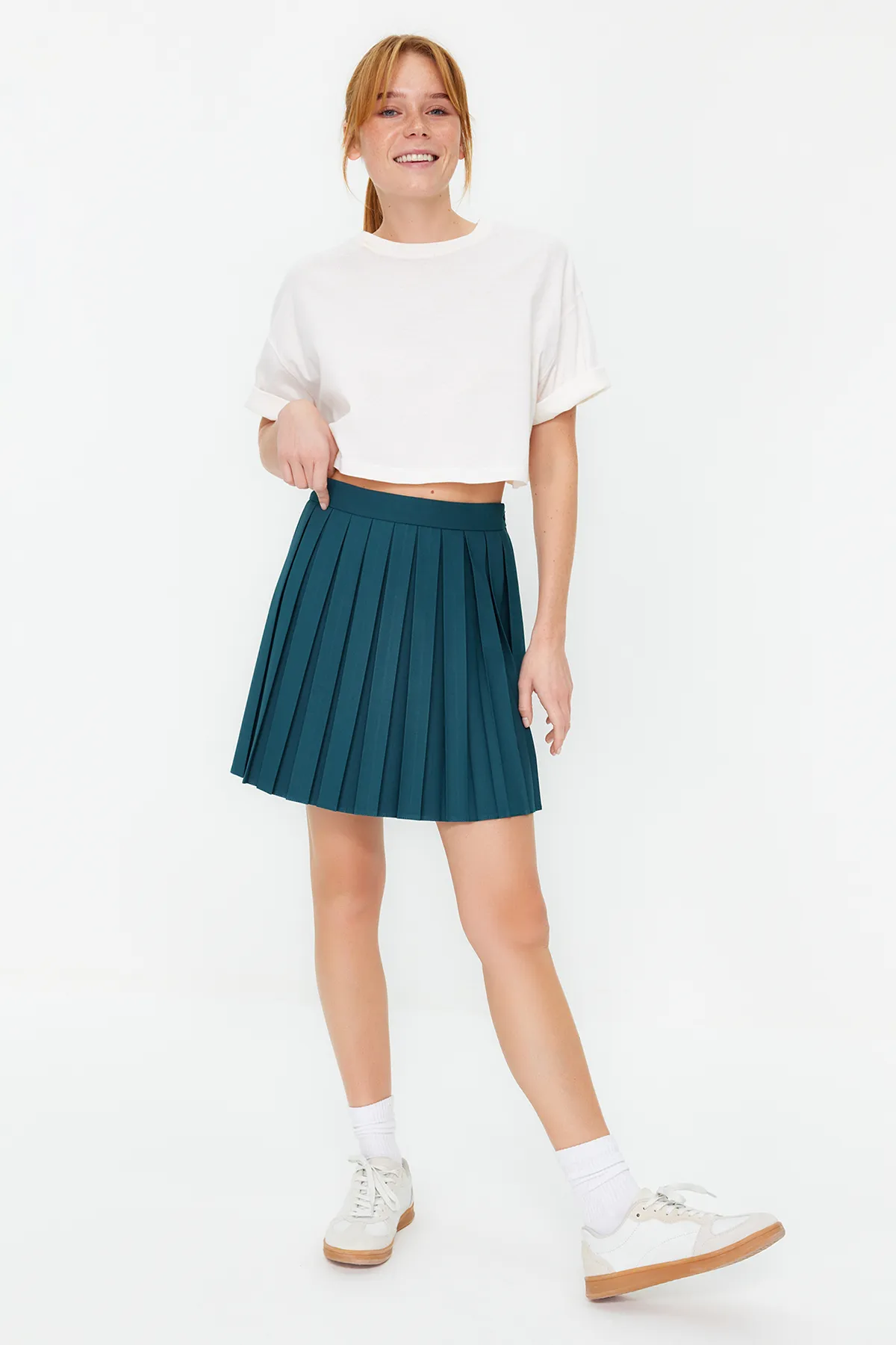 Trendyol Collection  Smaragdgrüner gewebter Minirock – Faltendetail, TWOAW21ET0111