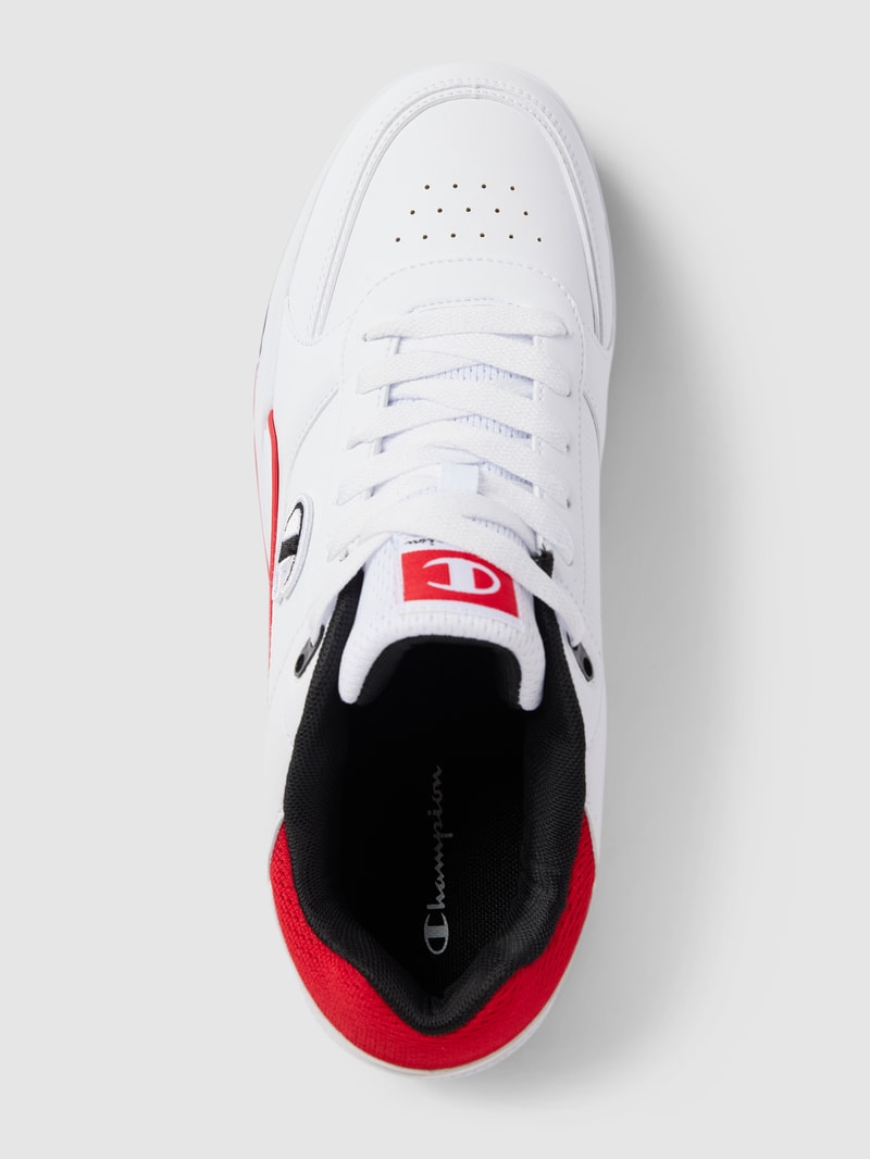 Sneaker mit Label-Detail in rot