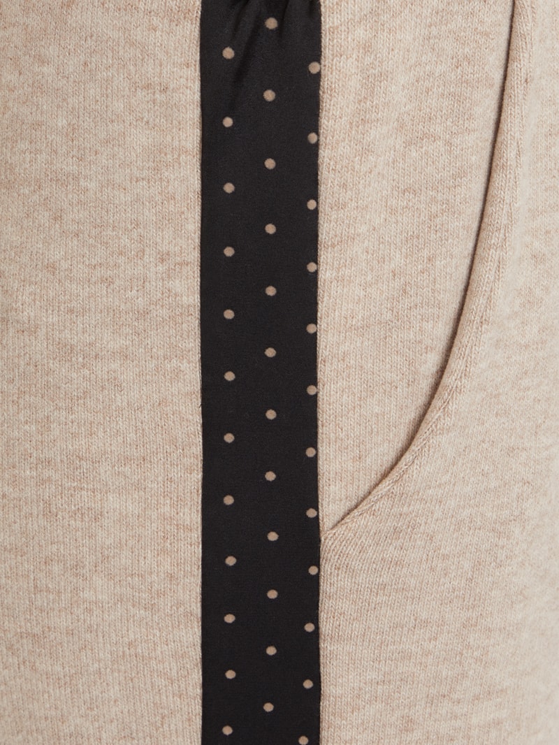 Loungewear mit Punktmuster in beige