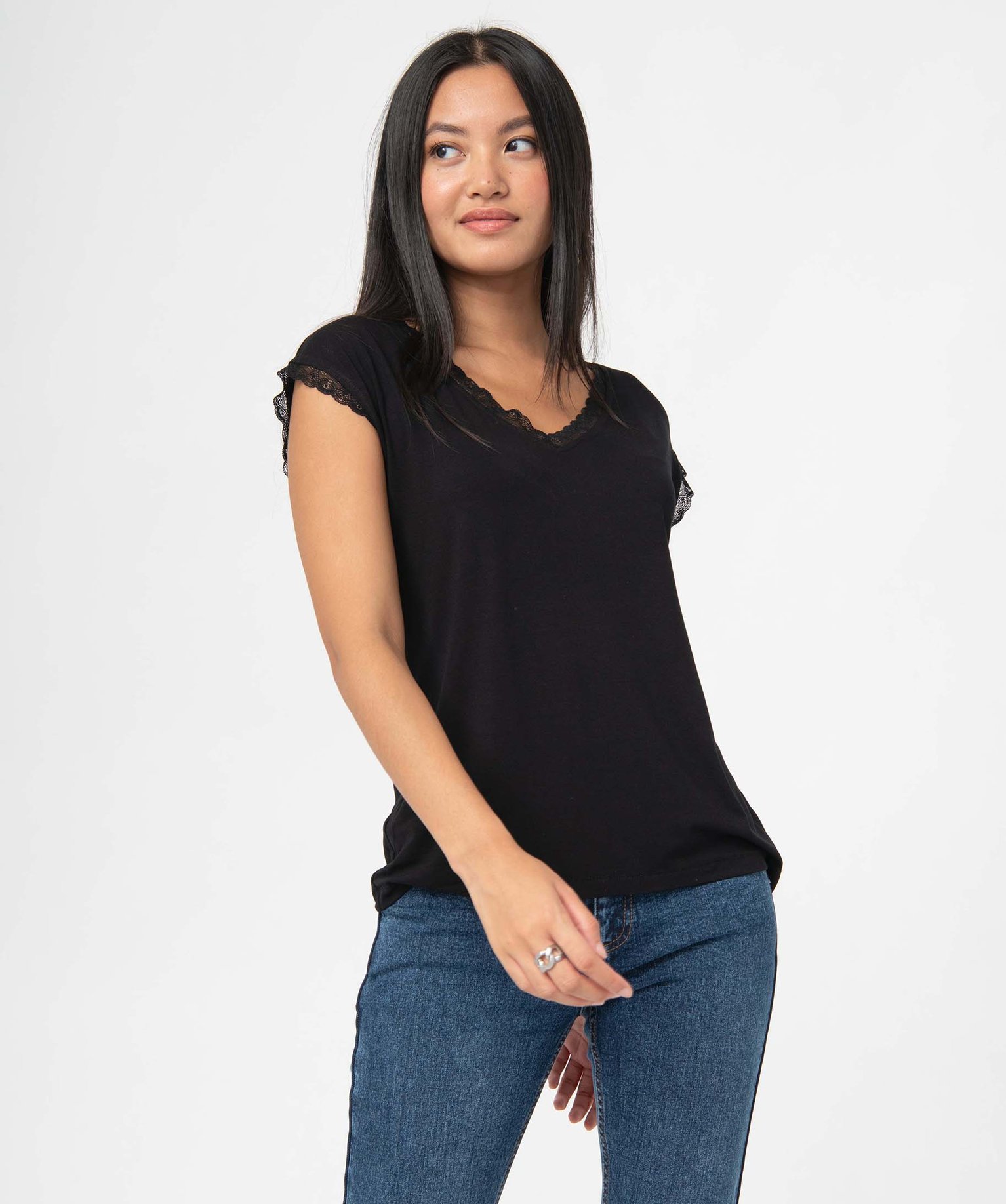 Tee-shirt femme à manches courtes avec col V en dentelle noir | GEMO