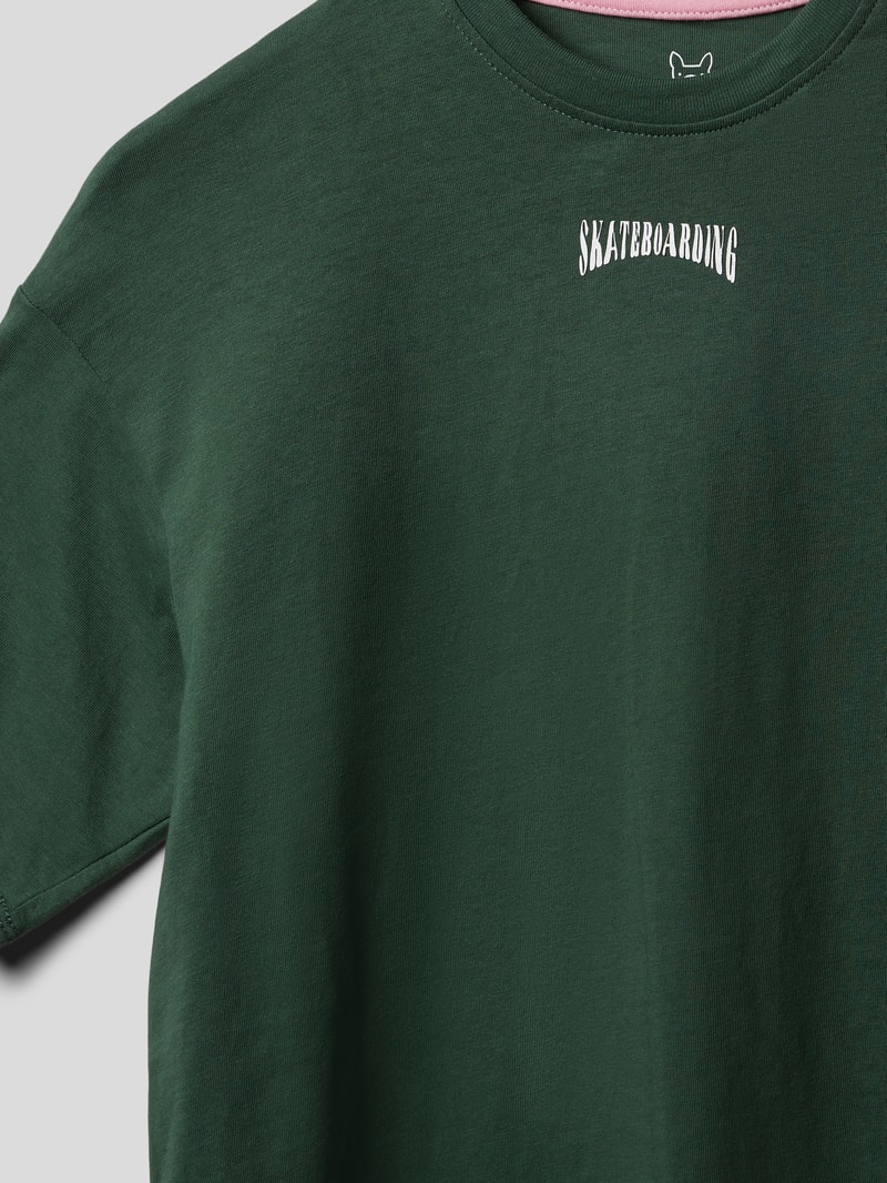 T-Shirt mit Rundhalsausschnitt Modell 'SKATER' in grün