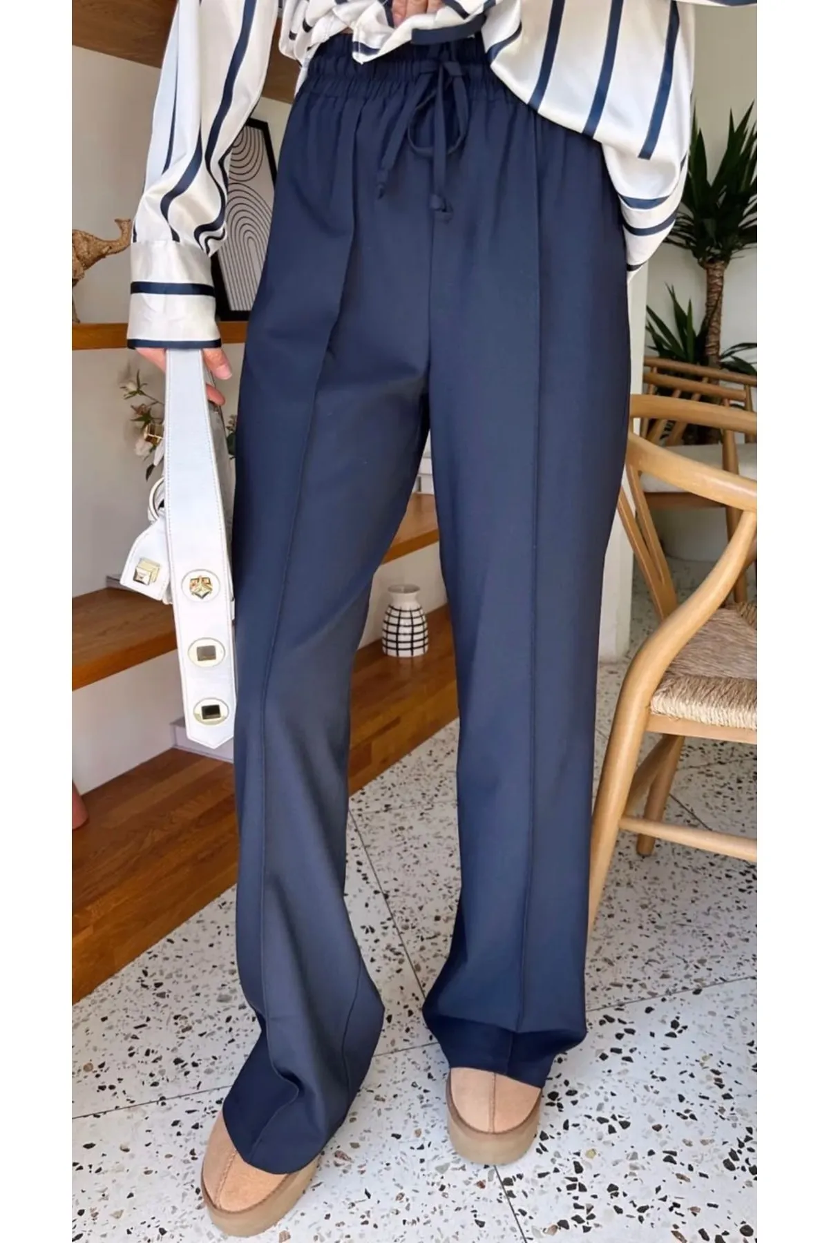 Laluvia  Marineblaue Hose mit hoher Taille, Naht vorne und elastischem Bund