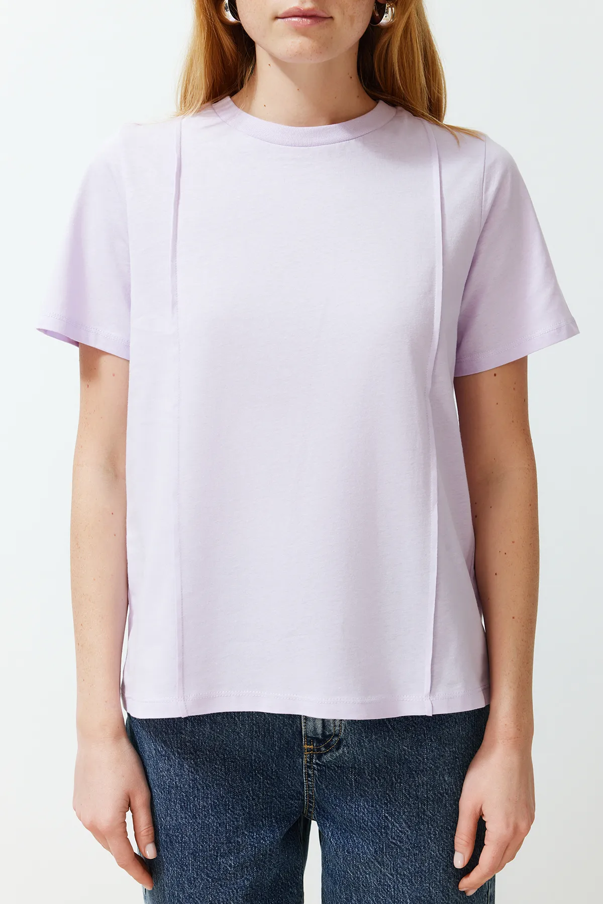 Trendyol Collection  Lilafarbenes, geripptes, reguläres Strick-T-Shirt mit Rundhalsausschnitt TWOSS24TS00050