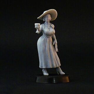 Tall Lady (28 mm)