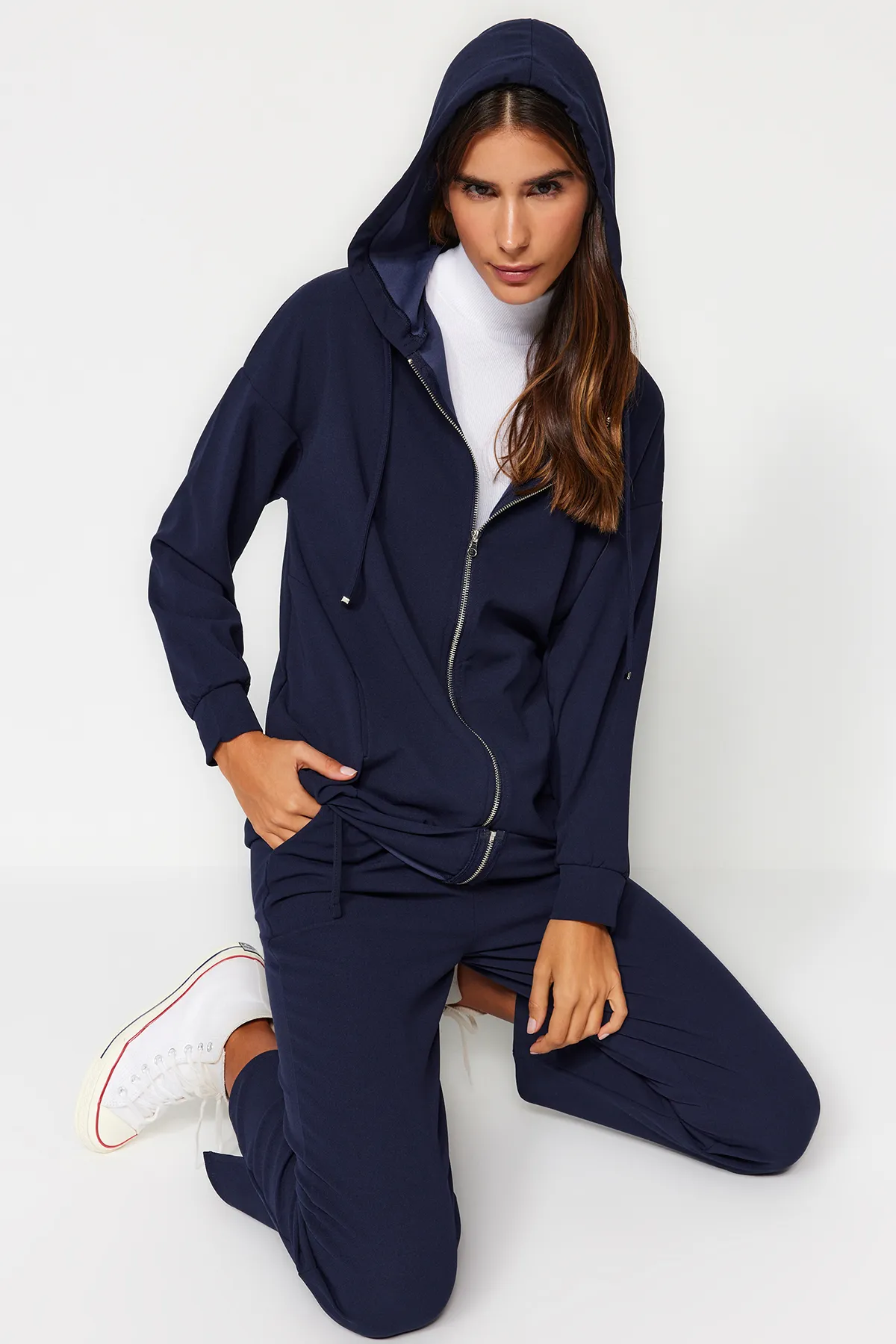 Trendyol Modest  Marineblaues Strick-Trainingsanzug-Set mit Kapuze und Reißverschluss TCTSS21EM0091