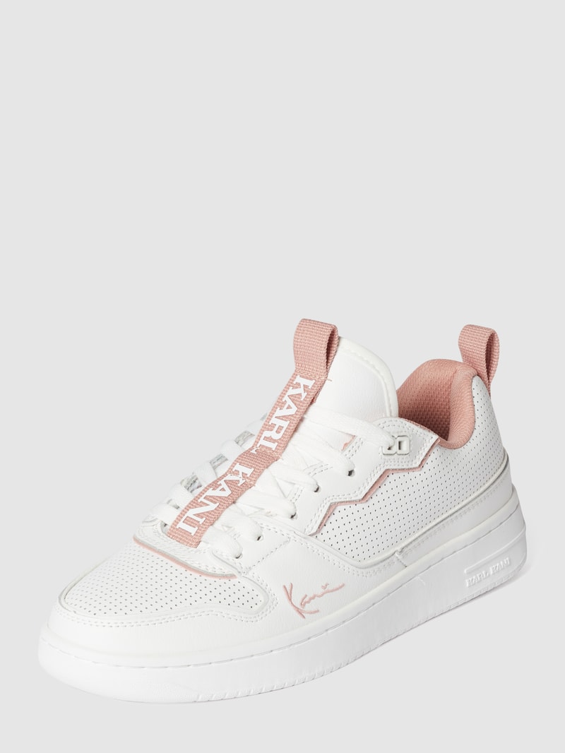 Sneaker mit perforierter Oberfläche in weiß