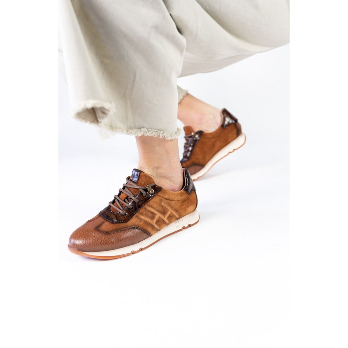 Hispanitas  KIM 1681 - Cognac