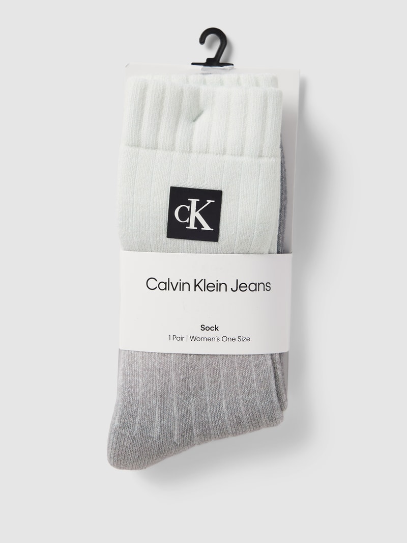 Socken mit Farbverlauf in hellgrau