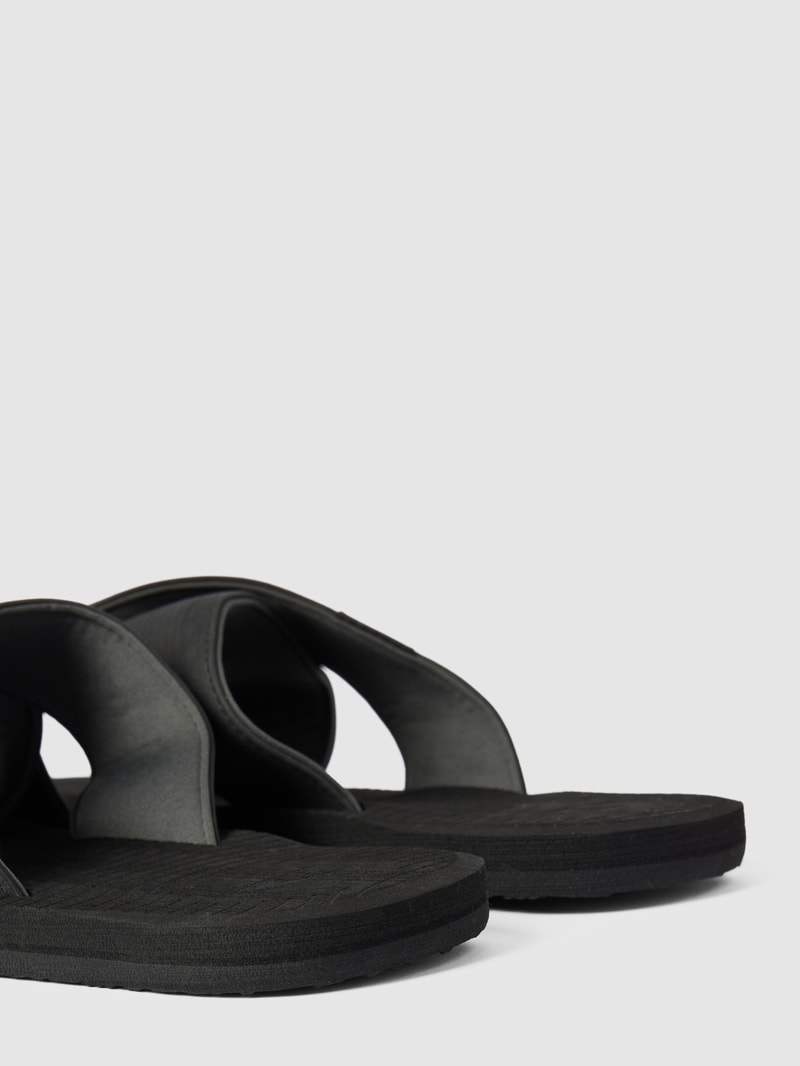 Slides mit Label-Details Modell 'KOOSH' in schwarz