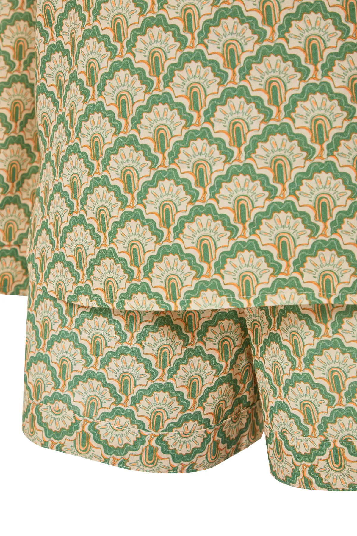 Trendyol Collection  Set aus gewebter Bluse und Shorts mit ethnischem Muster TBESS24AU00052