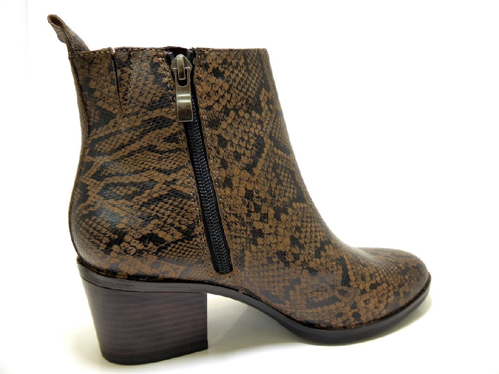 CAPRICE Stiefeletten braun