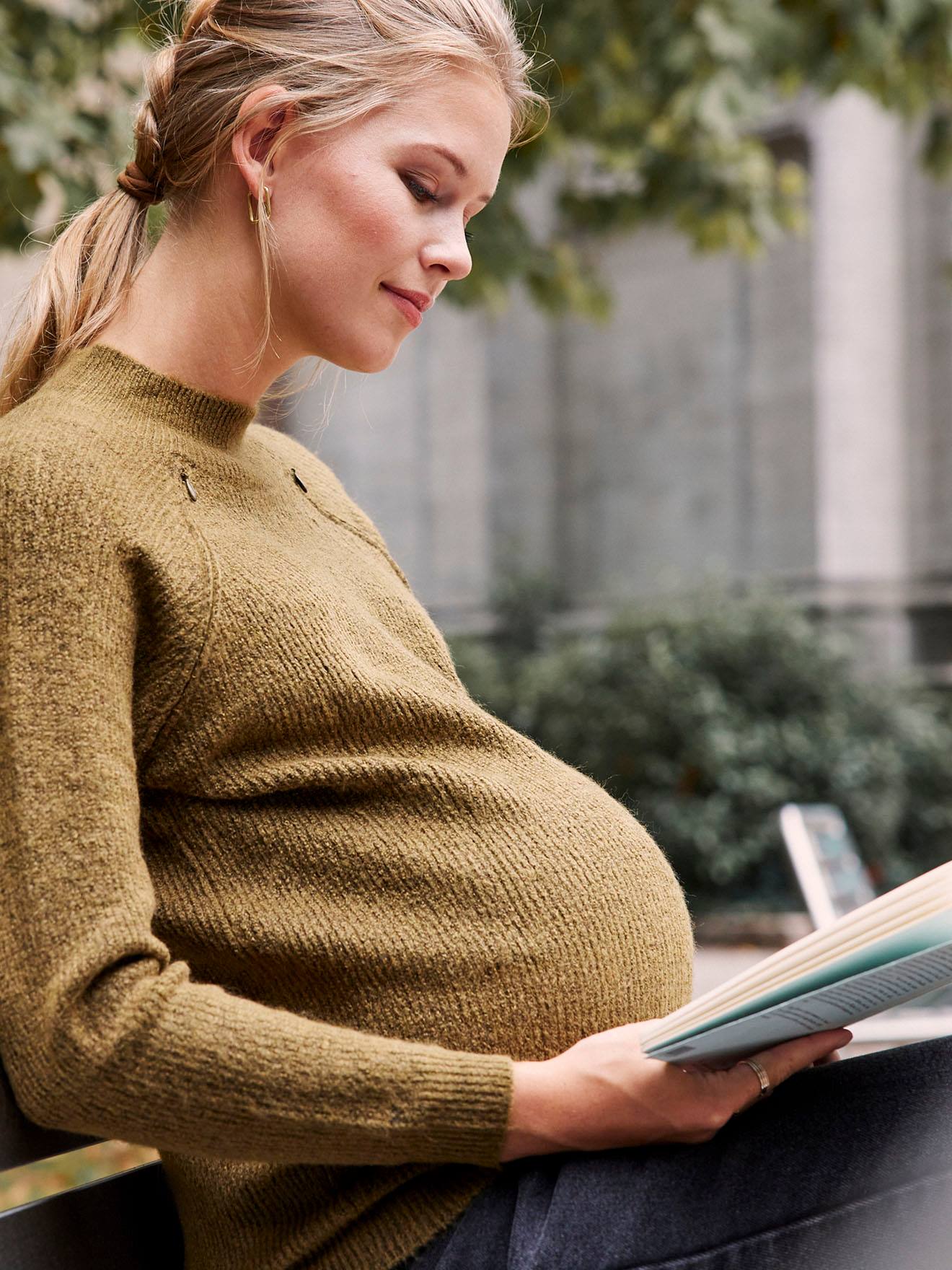 Pull maille perlée grossesse et allaitement vert olive