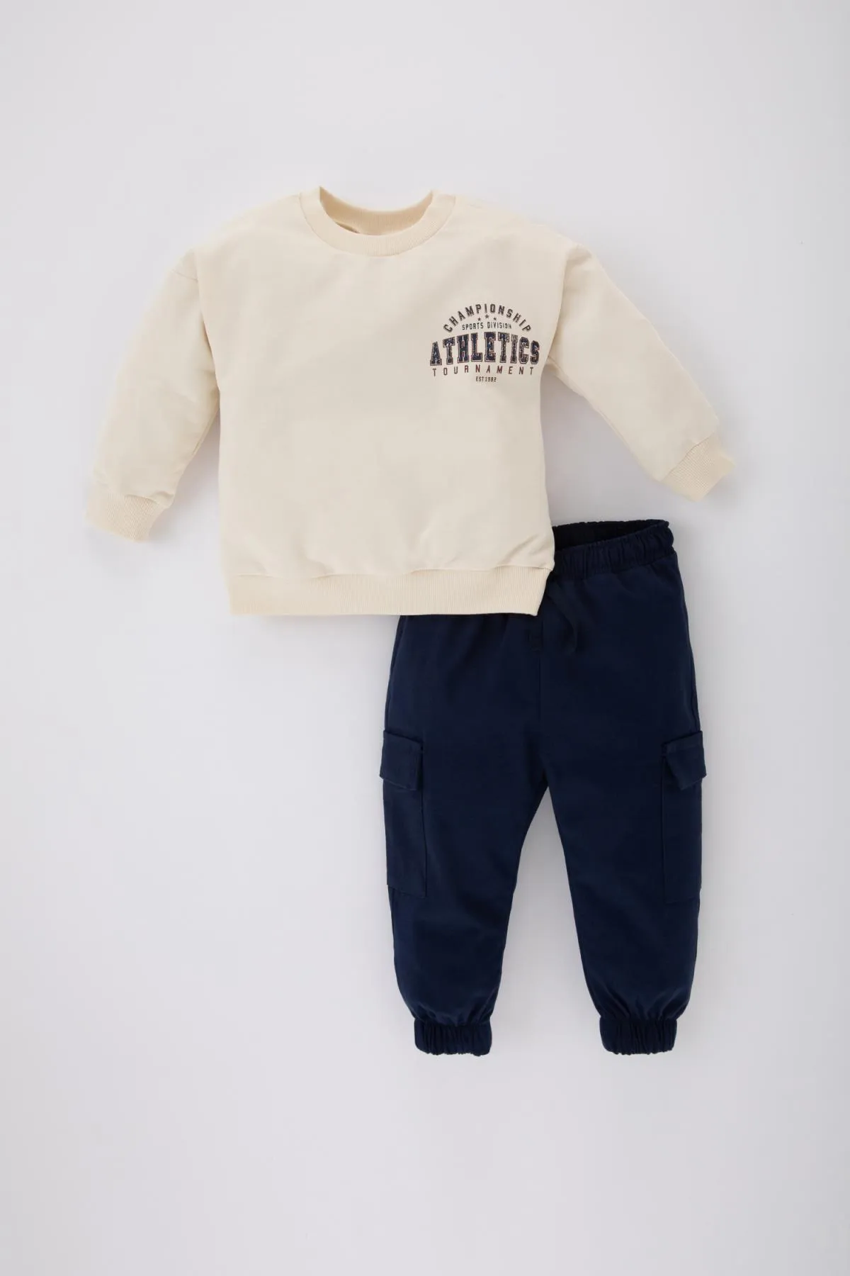 DeFacto  2-teiliges Set aus Sweatshirt und Jogginghose für Babys (Jungen) mit Aufdruck B8055a524sp