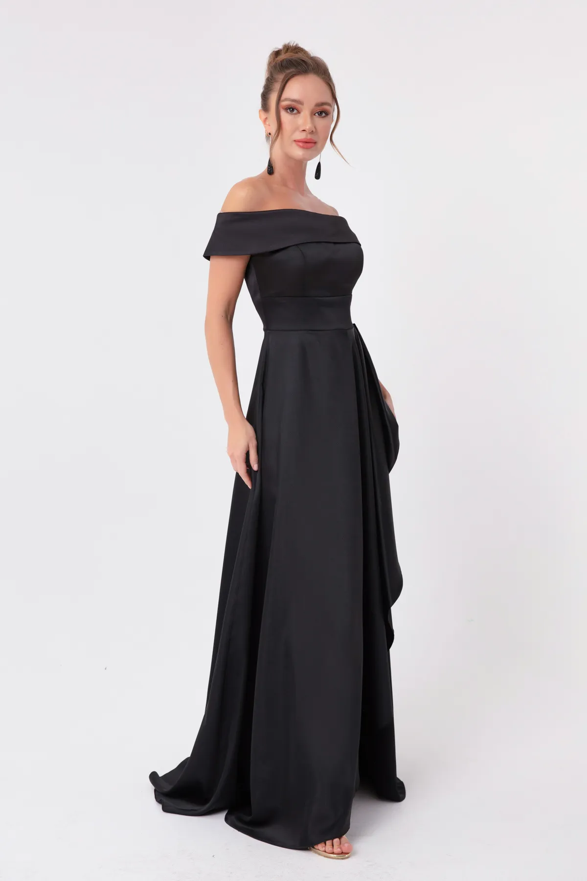Lafaba  Schwarzes Abendkleid und Abschlusskleid aus Satin für Damen mit U-Boot-Ausschnitt