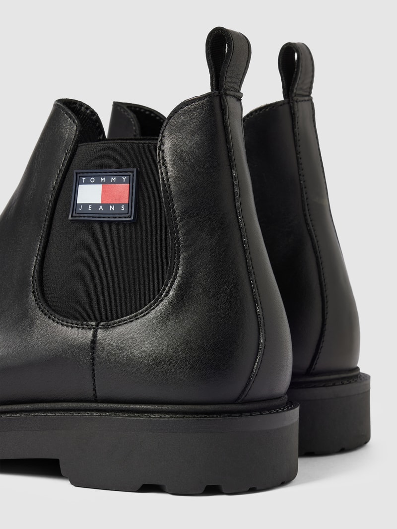 Chelsea Boots mit Label-Detail Modell 'NAPA LEATHER' in schwarz
