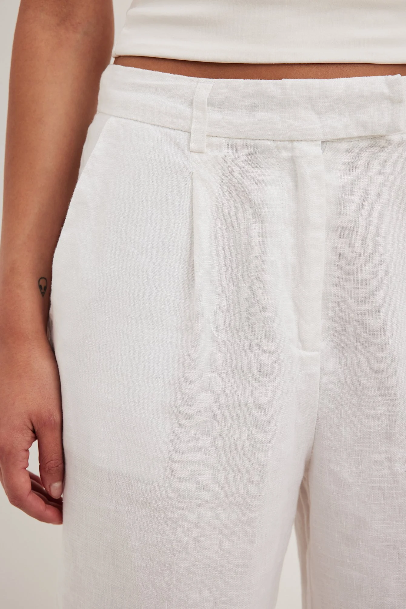 Kurze Leinenhose